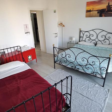 Betis Del Oro Apartment Seville Exterior photo