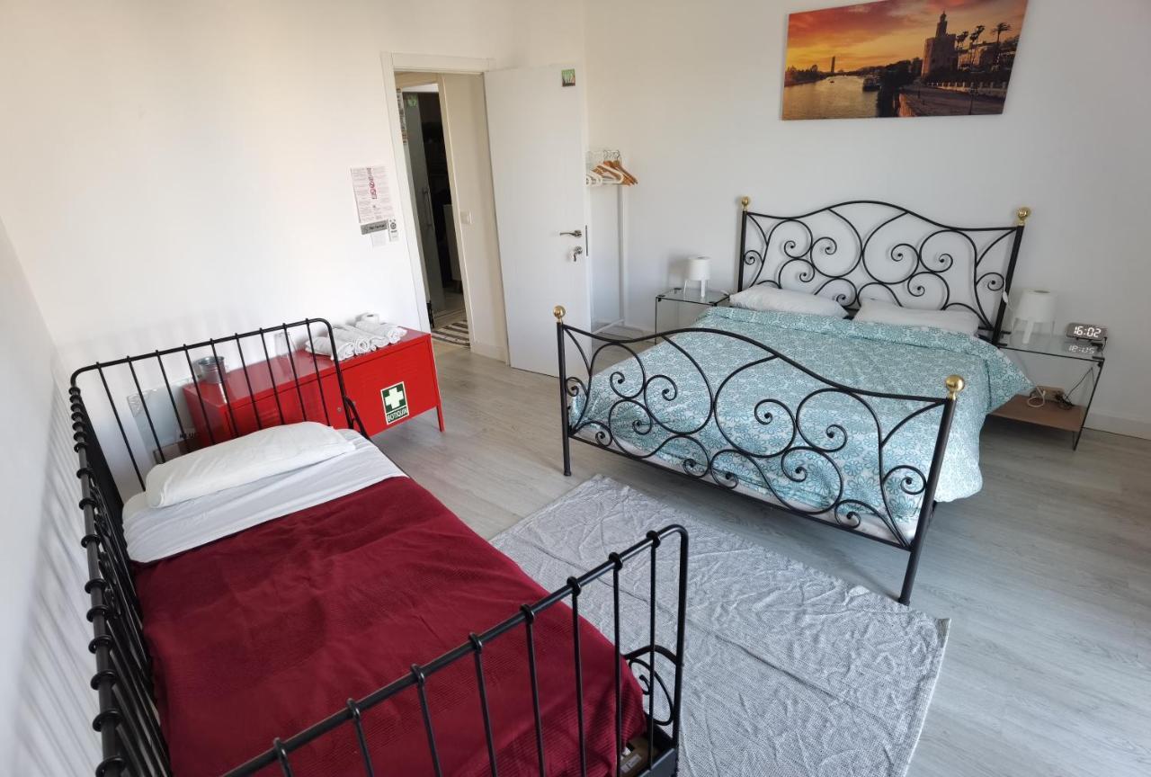 Betis Del Oro Apartment Seville Exterior photo